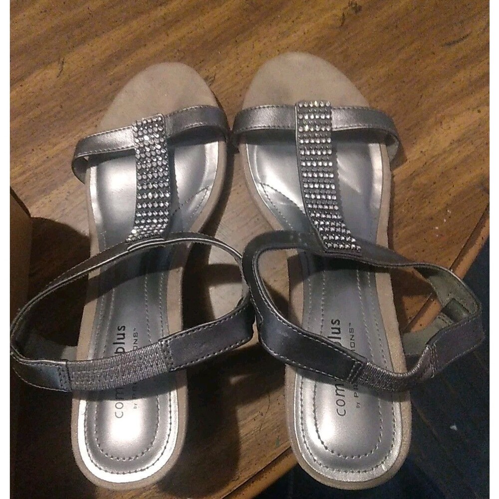 Comfort Plus by Predictions Women's Swanky  Pewter Embellished Wedge Sandal 7.5